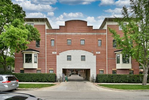 3-1192 Clarence Ave, Oak Park, IL, 60304-2168 | Card Image
