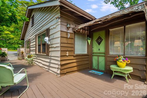 121 Ohara Cir, Hendersonville, NC, 28739-3717 | Card Image