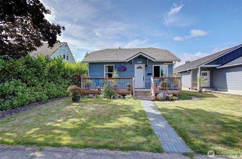 319 Colorado St, Longview, WA, 98632-1724 | Card Image