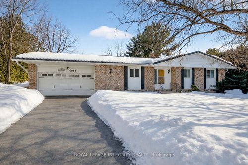 6054 Fernbank Rd, Stittsville, ON, K2S1B6 | Card Image