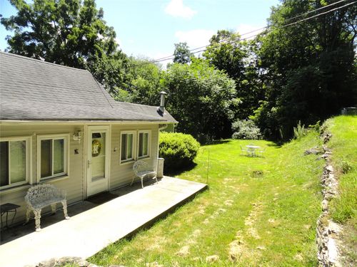 198 Tinkertown Rd, Pleasant Valley, NY, 12569-7201 | Card Image