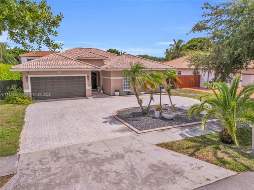 7850 Nw 160th Ter, Miami Lakes, FL, 33016-6633 | Card Image