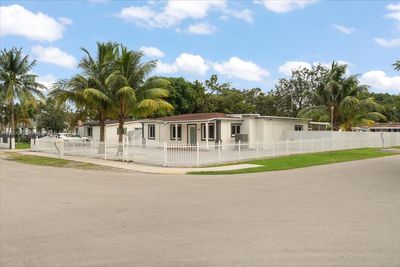 3290 Nw 98th St, House other with 5 bedrooms, 3 bathrooms and null parking in Miami FL | Image 3