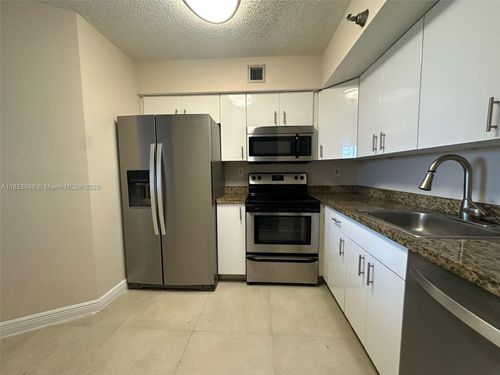 apt-709-3300 Ne 191st St, Aventura, FL, 33180-2443 | Card Image