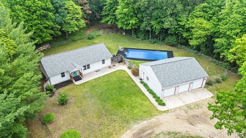 1081 98th St, Grant, MI, 49327-8742 | Card Image