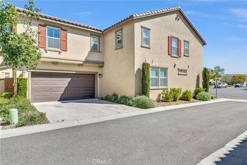 5855 Silveira St, Corona, CA, 92880 | Card Image