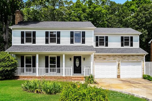 2331 Hunters Bluff Dr, Matthews, NC, 28105-8804 | Card Image