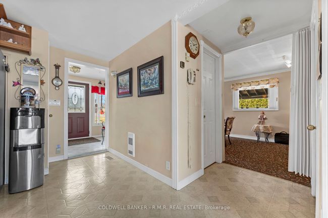 465 Causeway View Rd S, House other with 3 bedrooms, 2 bathrooms and 7 parking in Ennismore ON | Image 11