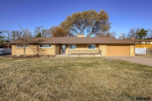 328 N 90th St, Omaha, NE, 68114-3904 | Card Image