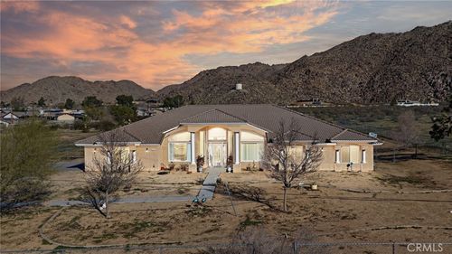 24040 Cuyama Rd, Apple Valley, CA, 92307-6700 | Card Image