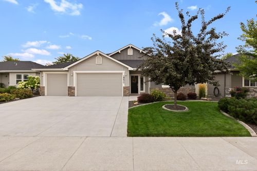 18677 Easter Peak Ave, Nampa, ID, 83687-8115 | Card Image