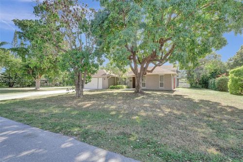 620 Ne 2nd St, Pompano Beach, FL, 33060-6312 | Card Image