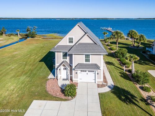 275 Riverside Dr, Sneads Ferry, NC, 28460-6679 | Card Image