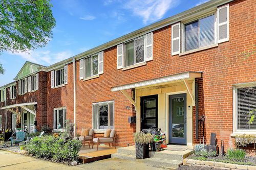 1702 W Belle Plaine Ave, Chicago, IL, 60613-1815 | Card Image