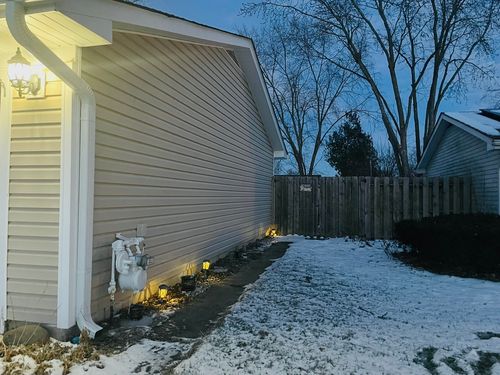 0-8217 N Carrolton Ct, Hanover Park, IL, 60133-2334 | Card Image