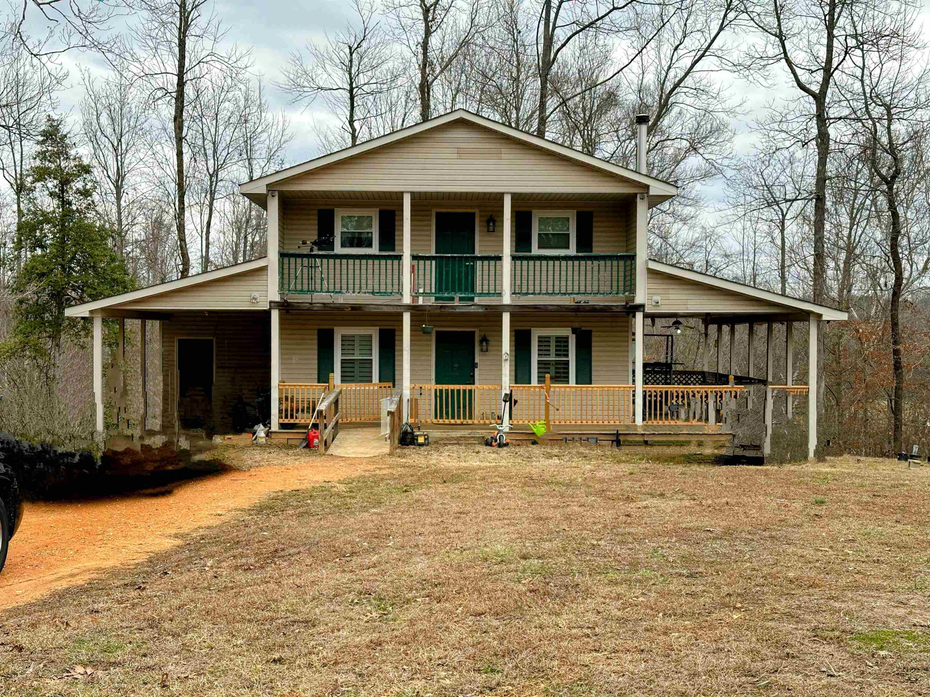 Davis Rd, Lexington, TN 38351