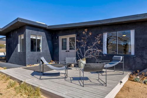 330 Delgada Ave, Yucca Valley, CA, 92284-1704 | Card Image