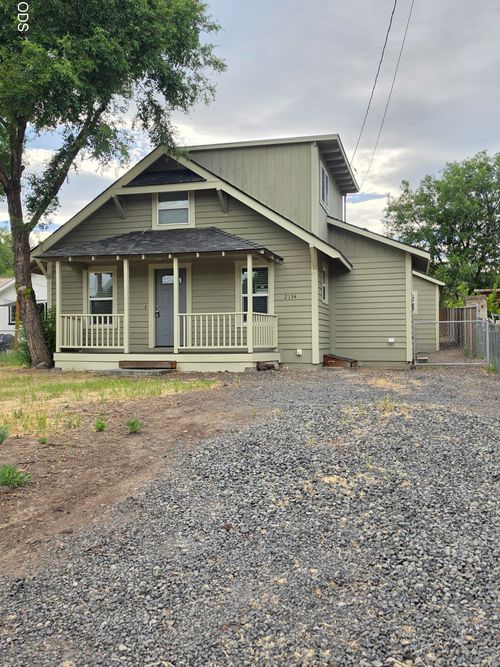 2134 Laurel St, Klamath Falls, OR, 97601-5542 | Card Image