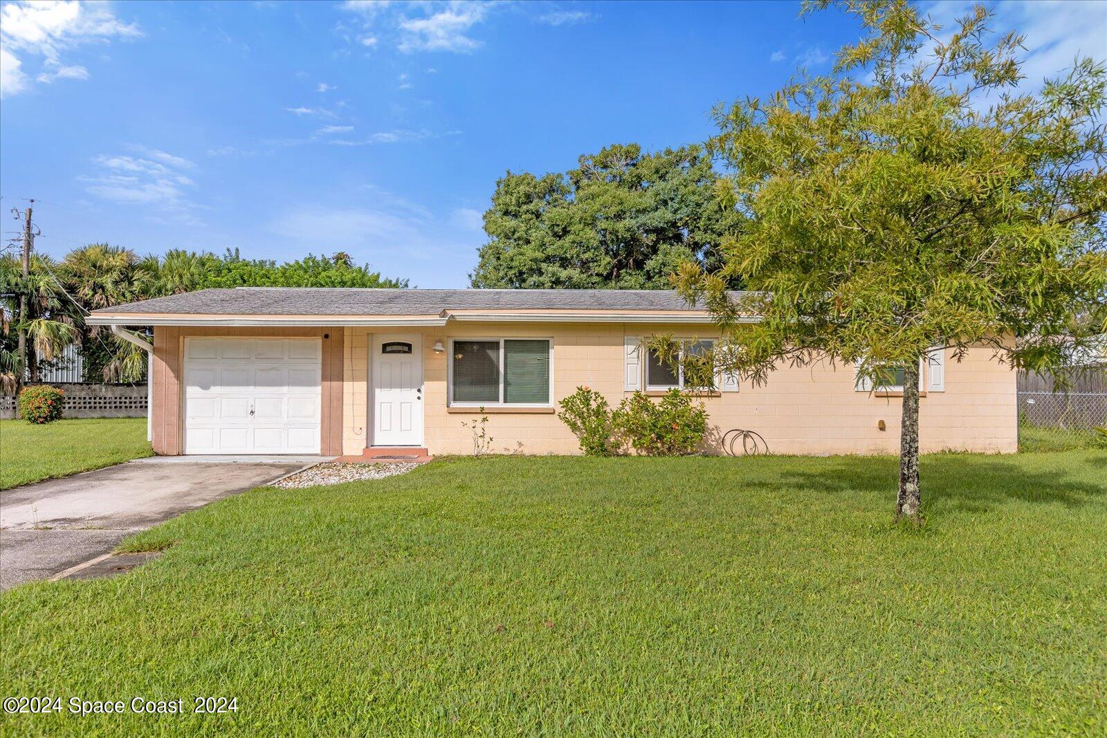 Oakwood Dr, Melbourne, FL 32935