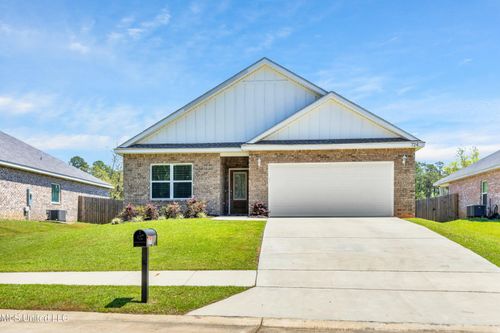 724 Waters View Dr, Biloxi, MS, 39532-4527 | Card Image