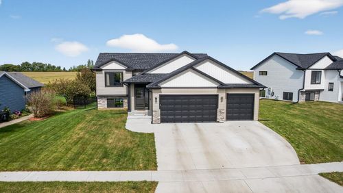 2221 Petersen Dr Nw, Stewartville, MN, 55976-1680 | Card Image