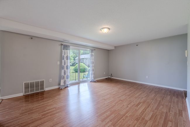 UNIT-29 - 74 Tennis Plaza Rd, Condo with 2 bedrooms, 1 bathrooms and 1 parking in Dracut MA | Image 4