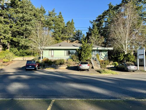 1647 12th St, Florence, OR, 97439-9494 | Card Image