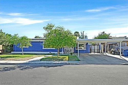 3085 Greenbriar Dr, Las Vegas, NV, 89121-2405 | Card Image