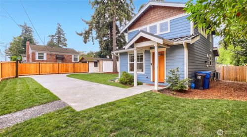 b-12757 Dayton Ave N, Seattle, WA, 98133-7999 | Card Image