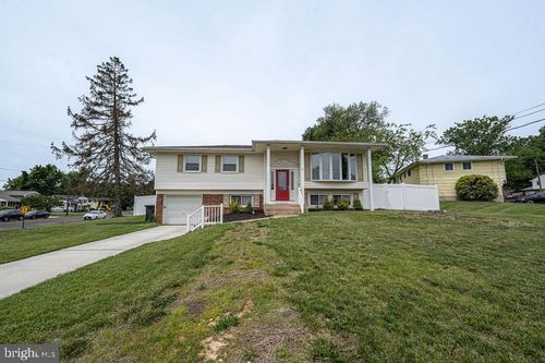 29 Holyoke Dr, DELRAN, NJ, 08075-1603 | Card Image