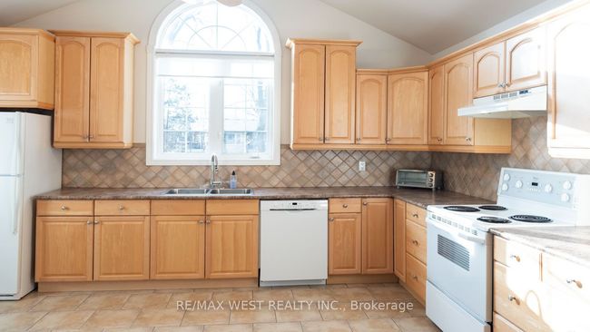 25 Norman Ave, House other with 5 bedrooms, 3 bathrooms and 4 parking in Nobleton ON | Image 9