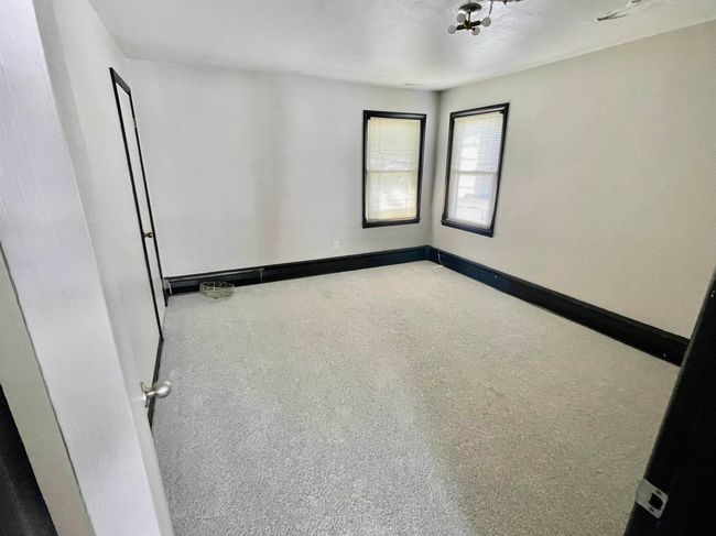 435 Spruce St, House other with 3 bedrooms, 2 bathrooms and null parking in Manchester NH | Image 9