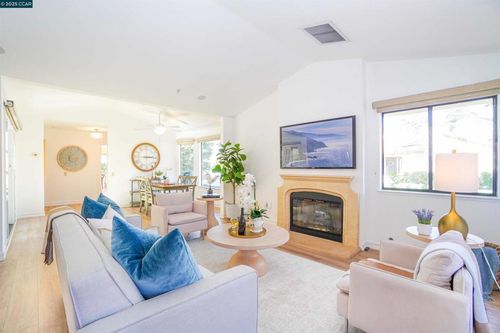 11 Fountain Grove Cir, Napa, CA, 94558-2401 | Card Image