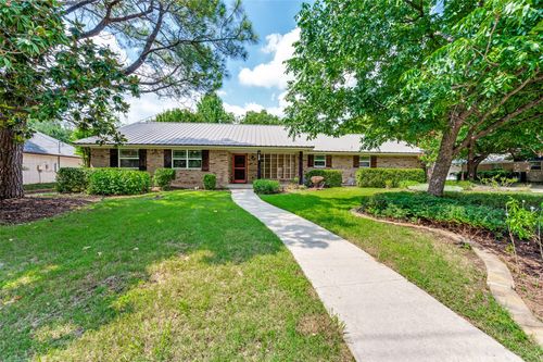 708 Headlee St, Denton, TX, 76201-0801 | Card Image