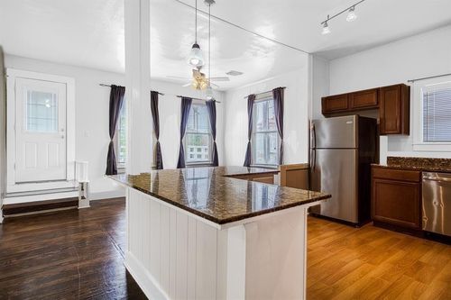up-2102 Avenue O 1/2, Galveston, TX, 77550-7922 | Card Image