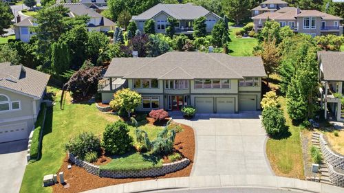 3703 W 42nd Ave, Kennewick, WA, 99337-2600 | Card Image