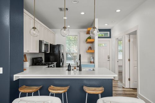 unit-101-1601 Miriam Ave, Austin, TX, 78702-1554 | Card Image