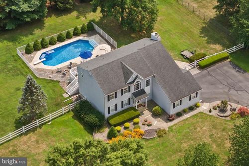 5 Galloping Brook Dr, ALLENTOWN, NJ, 08501-2028 | Card Image