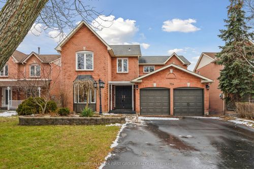 724 Barnes Cres, Oshawa, ON, L1J8K1 | Card Image