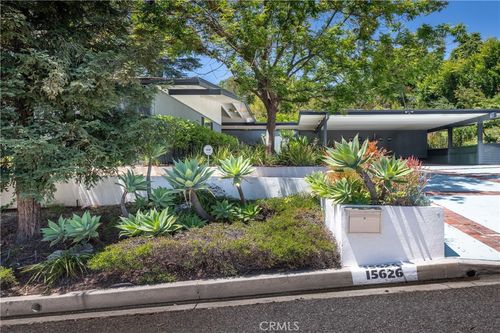 15626 Royal Ridge Rd, Sherman Oaks, CA, 91403-4207 | Card Image
