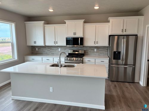 5628 E Ashwood Cir Circle, Sioux Falls, SD, 57108 | Card Image