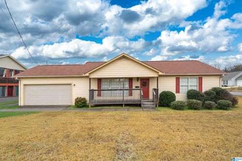 532 9th Ave, Pleasant Grove, AL, 35127-1655 | Card Image