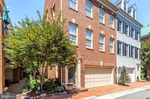 17 Alexander St, ALEXANDRIA, VA, 22314-3870 | Card Image