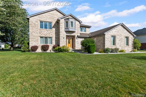 47630 Robins Nest Dr, Shelby Township, MI, 48315-5019 | Card Image