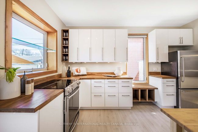 87 W Lodge Ave, House attached with 3 bedrooms, 2 bathrooms and null parking in Toronto ON | Image 18