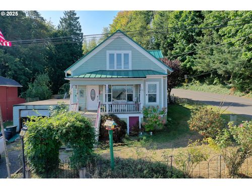 324 W F St, Rainier, OR, 97048-2704 | Card Image