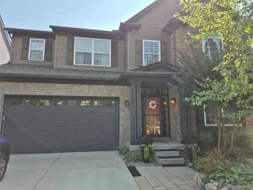 4976 W Stonegate Cir, Lake Orion, MI, 48359-1404 | Card Image
