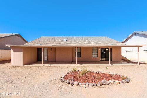8009 S Carbury Way, Tucson, AZ, 85747-9221 | Card Image