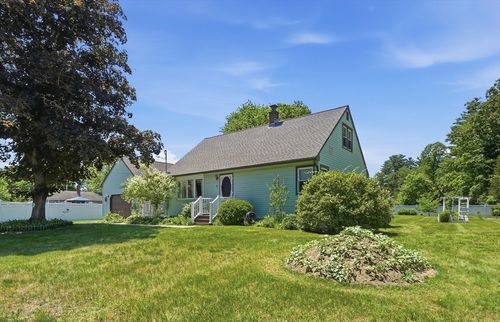 5 Lanebrook Cir, Granby, MA, 01033-9735 | Card Image