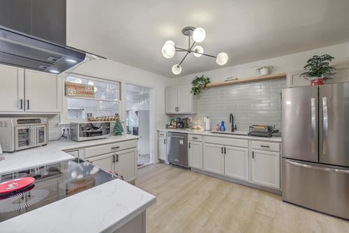 5813 Stewart St, Hanahan, SC, 29410-2739 | Card Image